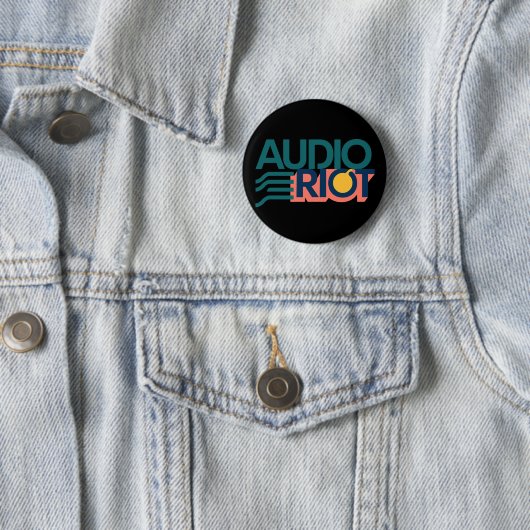 Audio Riot Band Logo Circle Pin Ronde Button 5,7 Cm (In situ)