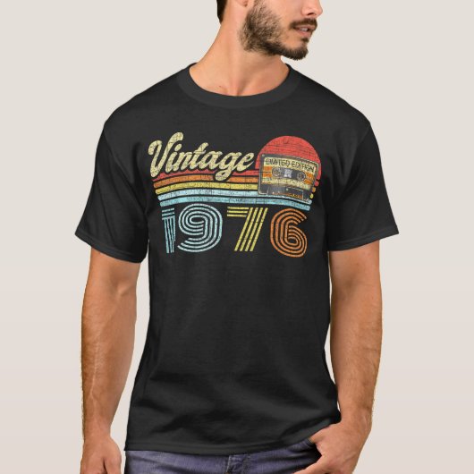Audiocassette sinds 1976 46e verjaardag t-shirt (Voorkant)