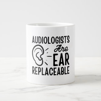 Audiologen zijn goed vervangbaar, grappige audiolo grote koffiekop