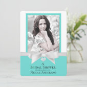 Audrey Teal Witte Boog Moderne Bruidsdouche Foto Kaart (Staand voorkant)
