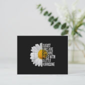 August Birthday Womens Gift Funny Daisy Quote Gift Aankondigingskaart (Staand voorkant)