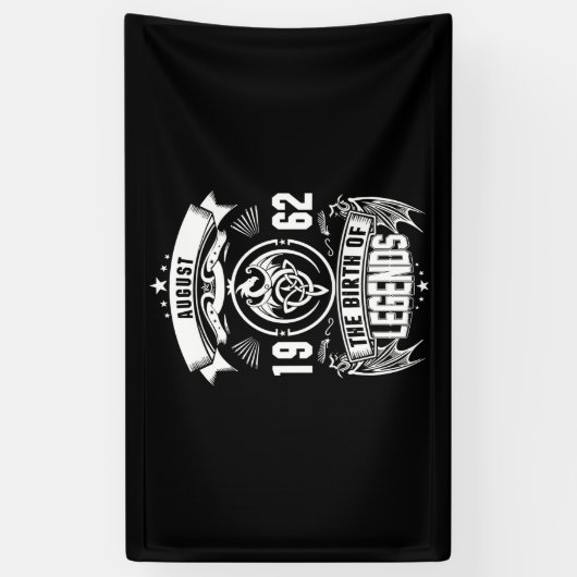 August Gift | 1962 De geboorte van de legendes Spandoek (Verticaal)