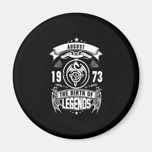 August Gift | 1973 De geboorte van de legendes Magneet (Voorkant)