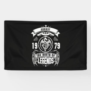 August Gift   1979 De geboorte van de legendes Spandoek