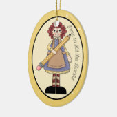 August "Tijd om de boeken te raken" Annie Ornament (Links)