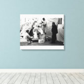 Auguste Rodin in in zijn studio in Parijs Canvas Afdruk (Insitu (Houten vloer))