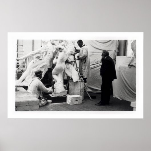 Auguste Rodin in in zijn studio in Parijs Poster (Voorkant)