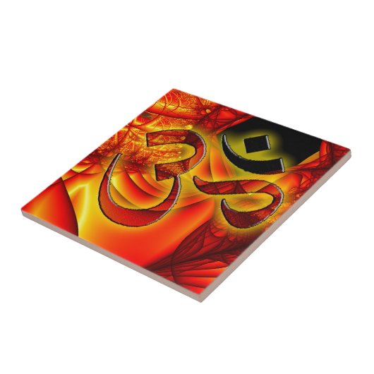 Aum om op fractaal rood en geel tegeltje (Zijkant)