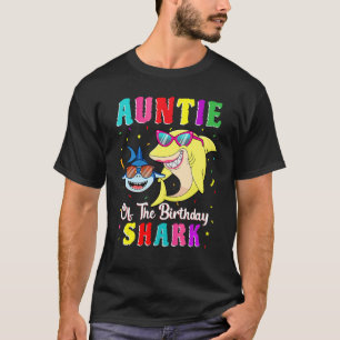 Auntie van de familie van de haaien die de geboort t-shirt