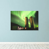 Aurora Borealis boven Alberta Boerderij Silos Canvas Afdruk (Insitu (Houten vloer))