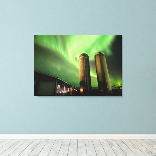 Aurora Borealis boven Alberta Boerderij Silos Canvas Afdruk (Insitu (Houten vloer))