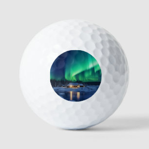 Aurora borealis boven winterhut golfballen