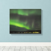 Aurora borealis in de sky canvas print (Insitu (Houten vloer))