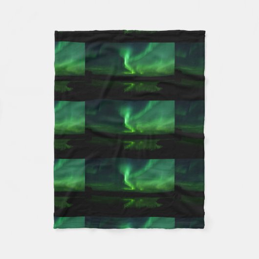 Aurora Borealis Noorderlicht Bomen Natuur Landscha Fleece Deken (Voorkant)