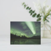 Aurora borealis worden gereflecteerd in toendra vi briefkaart (Staand voorkant)