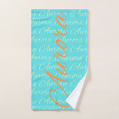 Aurora Herhalende Naam Patroon Bad Handdoek (Handdoek)