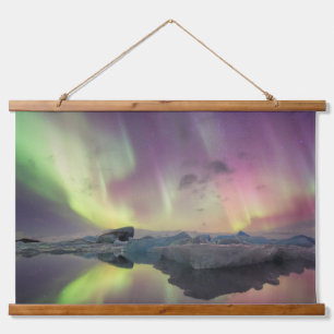 Aurora lichten weerspiegelen in lagune hangend wandkleed