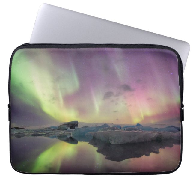 Aurora Lights Reflecteren in Lagoon Laptop Sleeve (Voorkant)