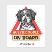 Aussiedoodle Aan boord Doodle Hond Rood verkeersbo