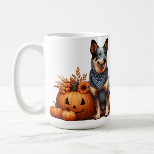 Australian Cattle Dog naast een Jack-O-Lantern Koffiemok (Links)