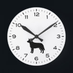 Australian Cattle Dog Silhouette Heeler Ronde Klok<br><div class="desc">Een leuke Australische Rundvee-muurklok voor thuis of kantoor. Maakt een oorspronkelijk cadeau voor Heeler-liefhebbers. Kijk naar Jenn's Doodle World voor nog meer decoratieve klokken en hondenras met het thema home decor.</div>