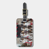 Australian Shepherd bij de open haard Kerstmis Bagagelabel (Voorkant verticaal)