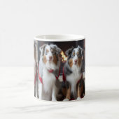 Australian Shepherd bij de open haard Kerstmis Koffiemok (Center)