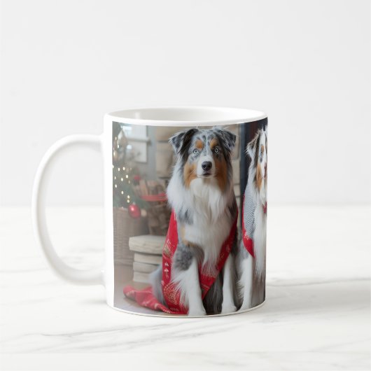 Australian Shepherd bij de open haard Kerstmis Koffiemok (Links)