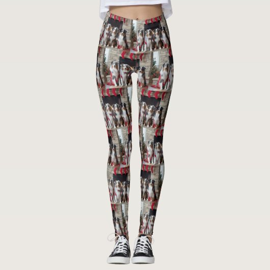 Australian Shepherd bij de open haard Kerstmis Leggings (Voorkant)