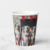 Australian Shepherd bij de open haard Kerstmis Papieren Bekers (Achterkant)