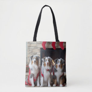 Australian Shepherd bij de open haard Kerstmis Tote Bag