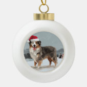 Australian Shepherd Dog in Sneeuwkerst Keramische Bal Ornament (Voorkant)