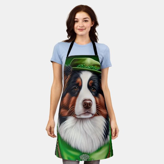 Australian Shepherd dog in St. Patrick's Day Dress Schort (Gedragen)