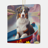 Australian Shepherd op Paddle: Een Schilderachtig  Keramisch Ornament (Links)