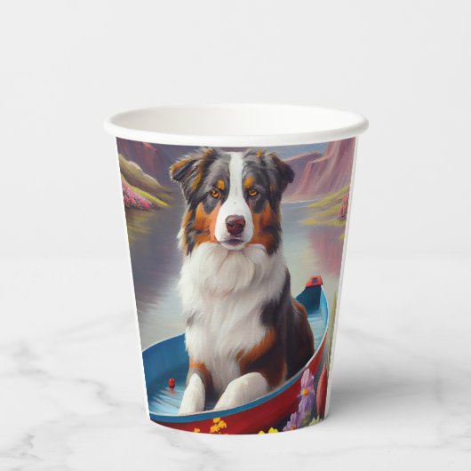Australian Shepherd op Paddle: Een Schilderachtig  Papieren Bekers (Achterkant)