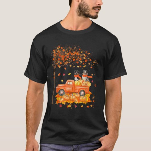 Australian Shepherd Riding on Truck Thanksgiving D T-shirt (Voorkant)