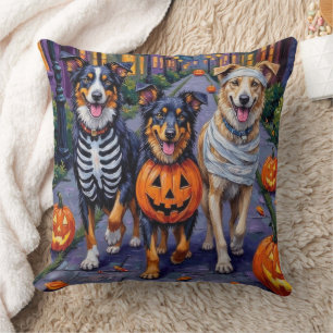 Australian Shepherd Trick-or-Treating met Hallowee Kussen