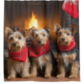 Australian Terrier bij de open haard Kerstmis Douchegordijn (Voorkant)
