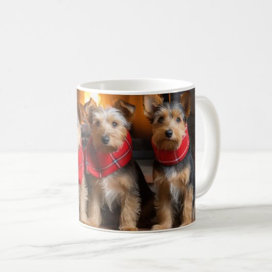 Australian Terrier bij de open haard Kerstmis Koffiemok (Voorkant rechts)