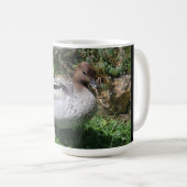 Australian Wood Duck in Tranquil Garden Koffiemok (Voorkant rechts)