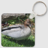 Australian Wood Duck in Tranquil Garden Sleutelhanger (Achterkant)
