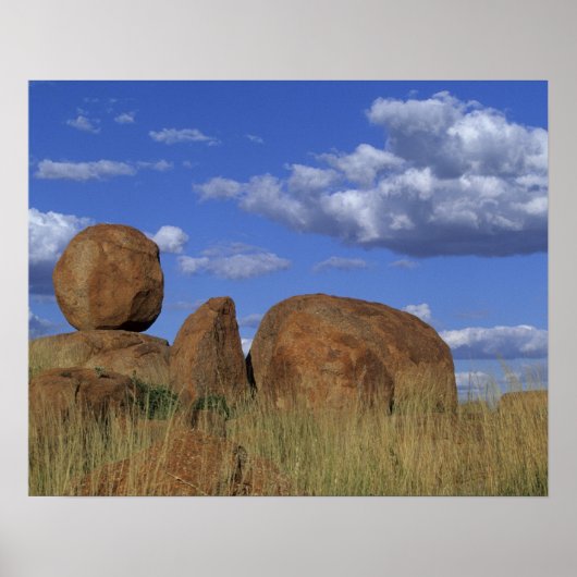 Australië, Devil's Marbles. Bolvormig zandsteen Poster (Voorkant)