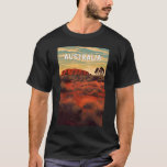 Australië Illustratie Reizen Art Vintage T-shirt<br><div class="desc">Australië vector kunstwerk ontwerp. Australië, een uitgestrekte en diverse bestemming, biedt alles van iconische bezienswaardigheden zoals het Sydney Opera House en het Great Barrier Reef tot adembenemende nationale parken en prachtige kustlijnen.</div>