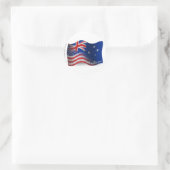 Australisch-Amerikaanse zwaaiende vlag Ronde Sticker (Tas)