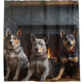 Australisch vee bij de open haard Kerstmis Douchegordijn (Voorkant)