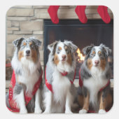 Australische Herder bij de Haard Kerstmis Vierkante Sticker (Voorkant)