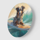 Australische herder strand surfen schilderij grote klok (Hoek)