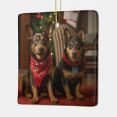 Australische Kelpie bij de open haard Kerstmis Keramisch Ornament (Links)