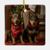 Australische Kelpie bij de open haard Kerstmis Keramisch Ornament (Voorkant)