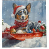 Australische Kelpie in Sledge Laat het Sneeuw Kers Douchegordijn (Voorkant)